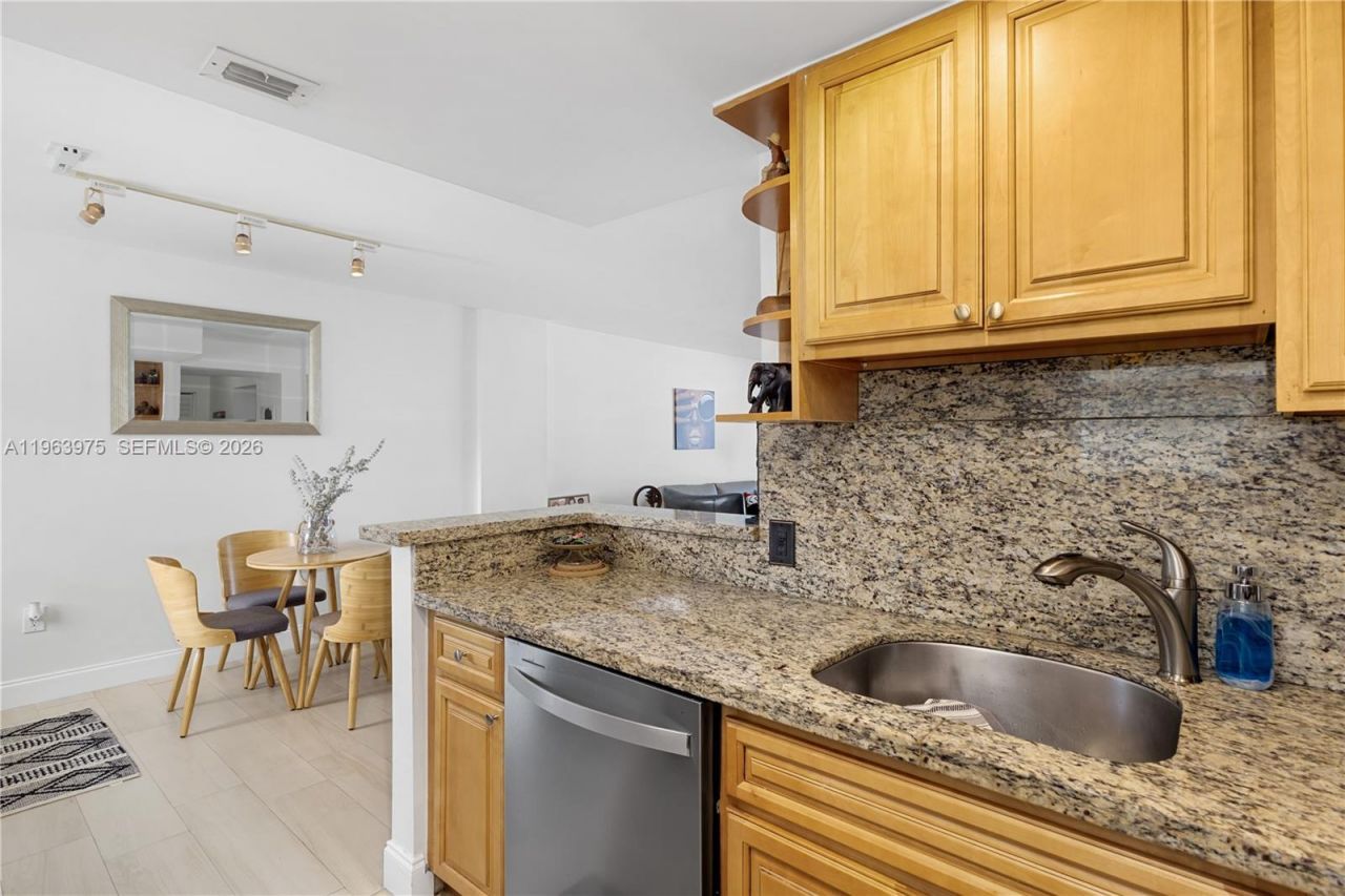 720 Collins Ave, Unit 704, Miami Beach, FL 33139 Photo