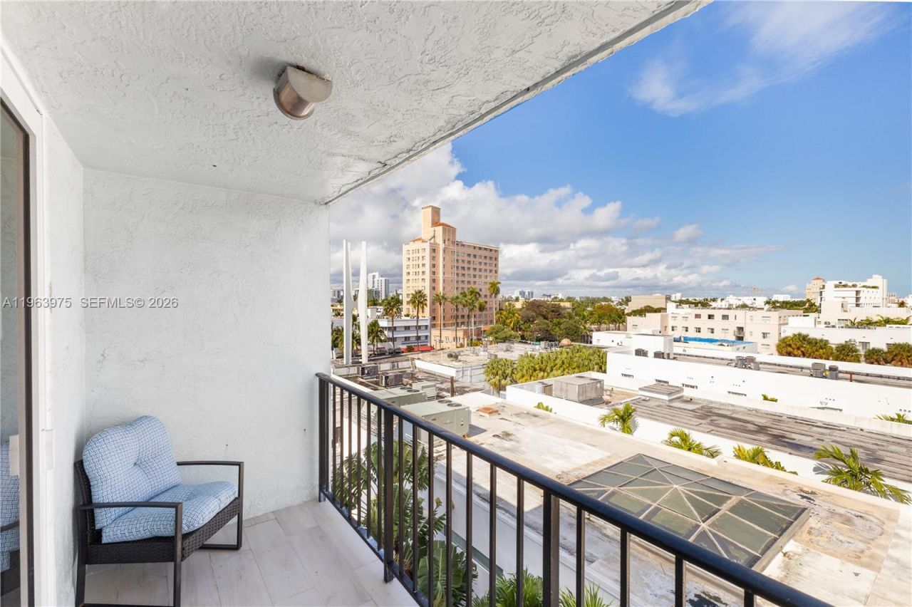 720 Collins Ave, Unit 704, Miami Beach, FL 33139 Photo