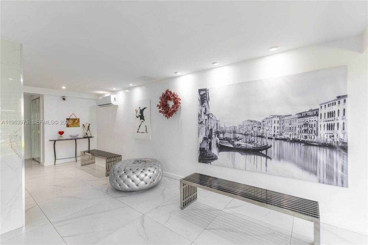 720 Collins Ave, Unit 704, Miami Beach, FL 33139 Photo