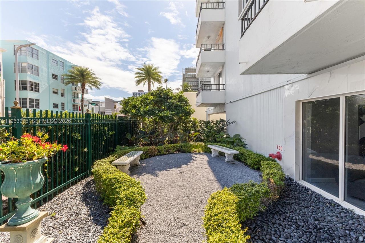 720 Collins Ave, Unit 704, Miami Beach, FL 33139 Photo