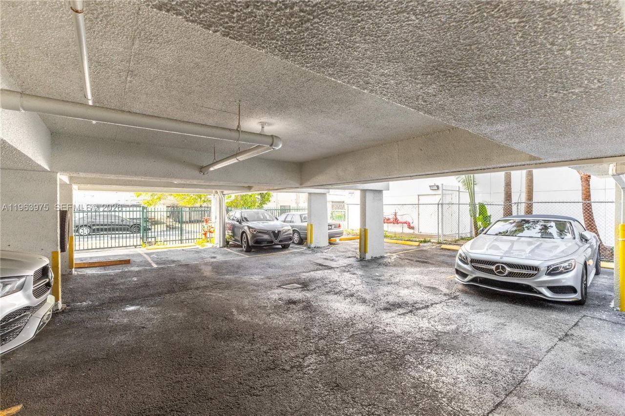 720 Collins Ave, Unit 704, Miami Beach, FL 33139 Photo