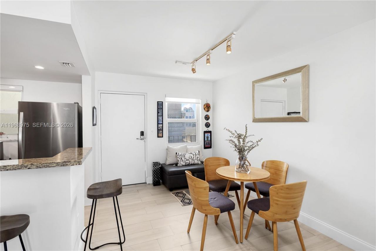 720 Collins Ave, Unit 704, Miami Beach, FL 33139 Photo