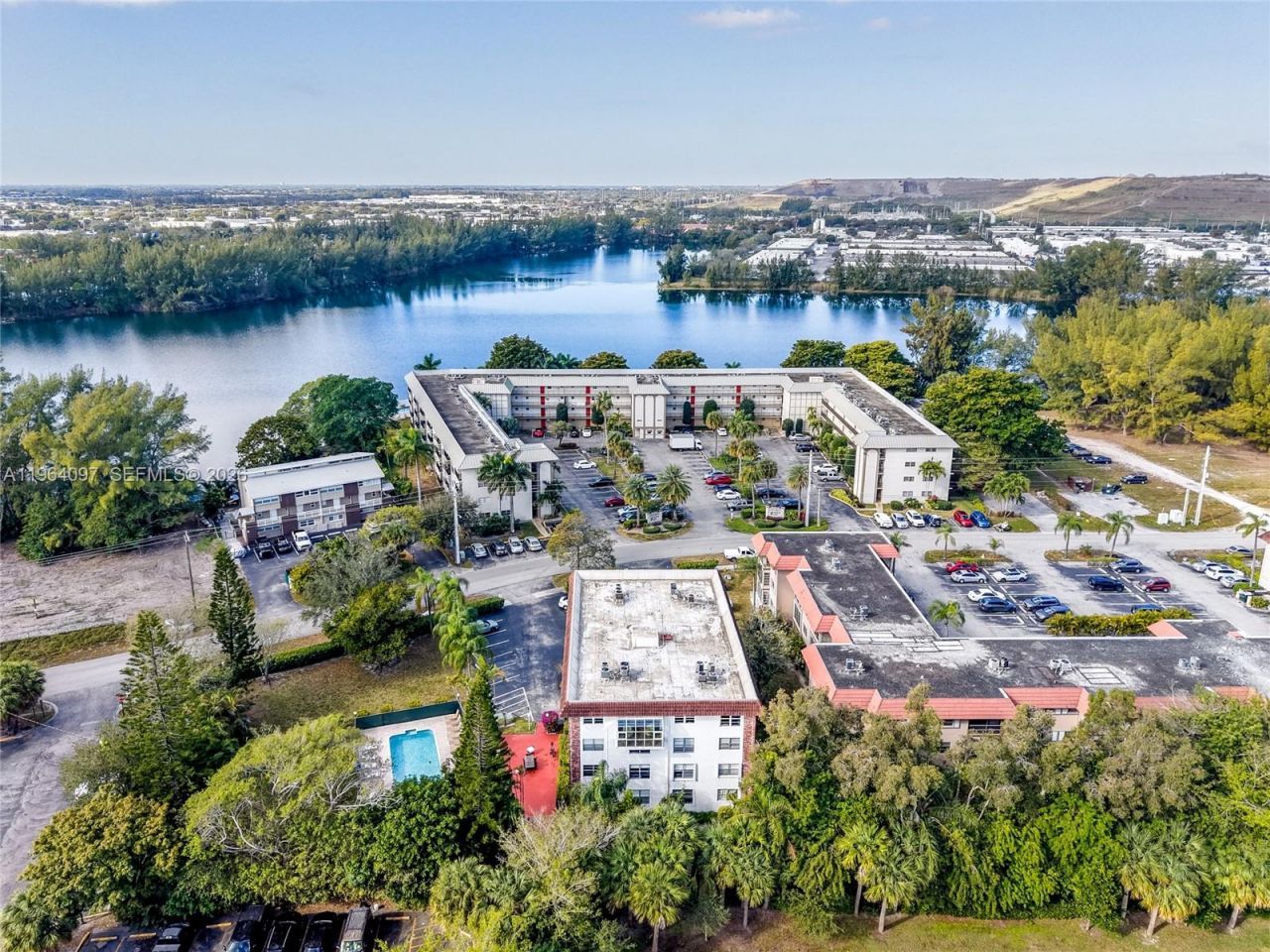 3910 Crystal Lake Dr, Unit 401, Deerfield Beach, FL 33064 Photo