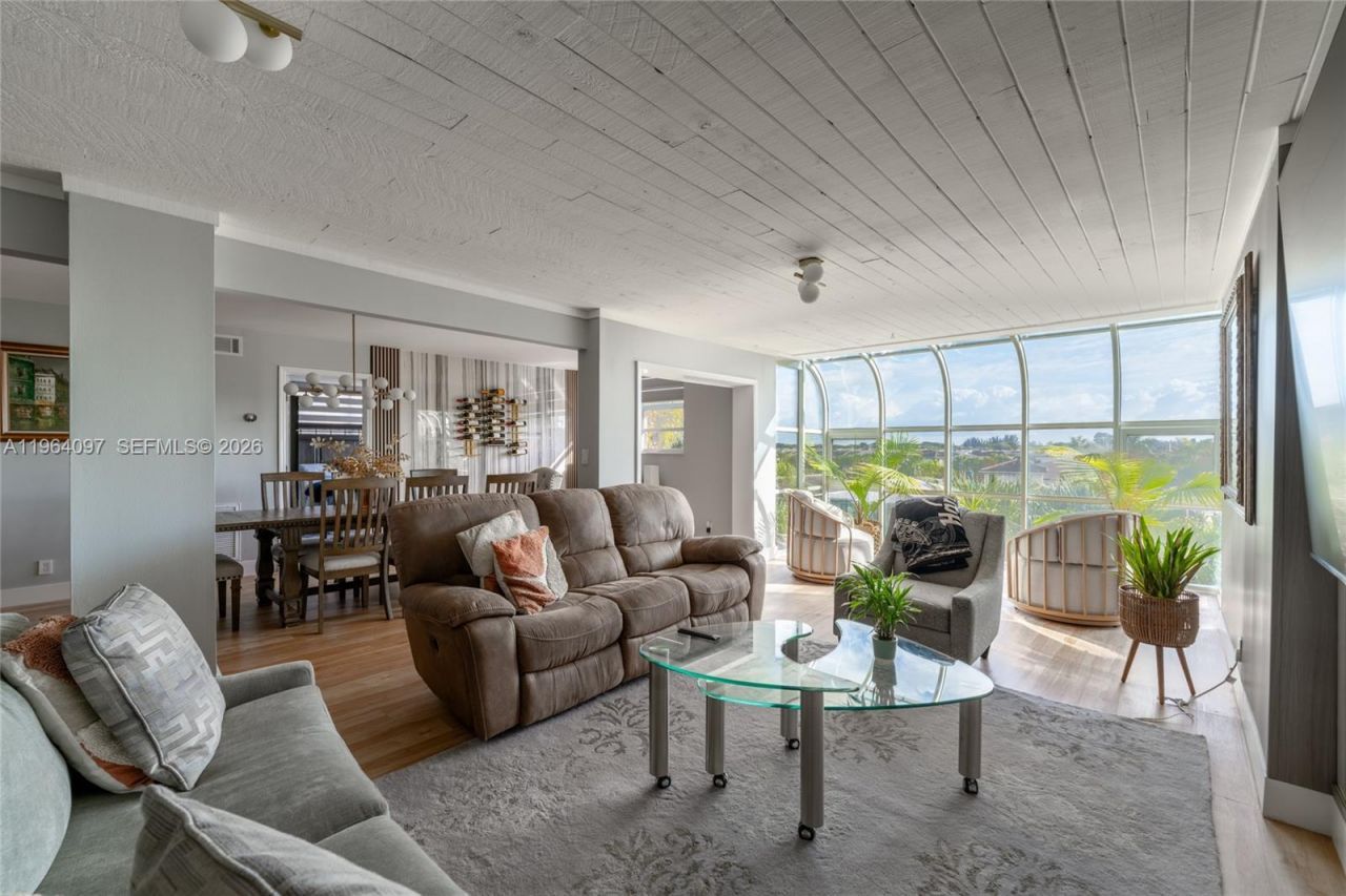 3910 Crystal Lake Dr, Unit 401, Deerfield Beach, FL 33064 Photo