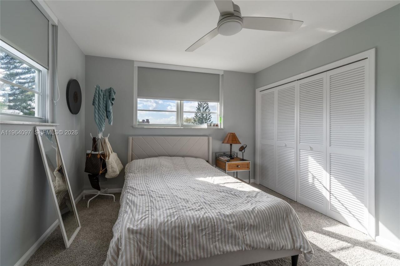 3910 Crystal Lake Dr, Unit 401, Deerfield Beach, FL 33064 Photo