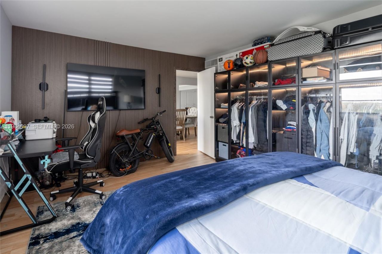 3910 Crystal Lake Dr, Unit 401, Deerfield Beach, FL 33064 Photo