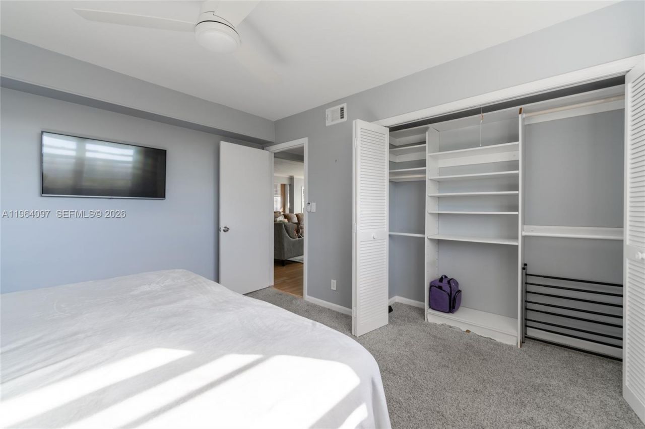 3910 Crystal Lake Dr, Unit 401, Deerfield Beach, FL 33064 Photo