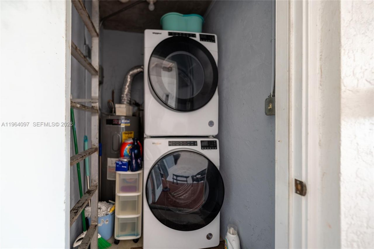 3910 Crystal Lake Dr, Unit 401, Deerfield Beach, FL 33064 Photo