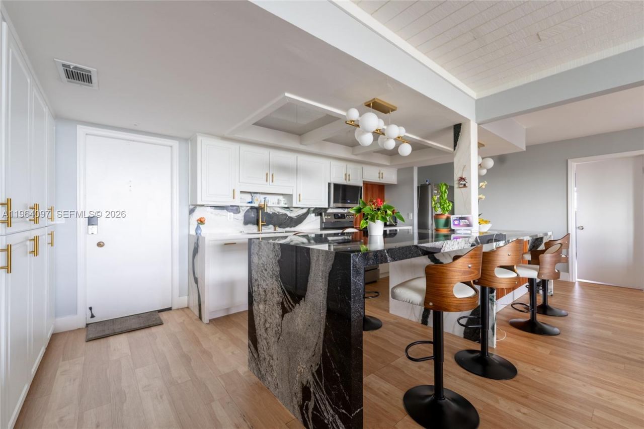 3910 Crystal Lake Dr, Unit 401, Deerfield Beach, FL 33064 Photo