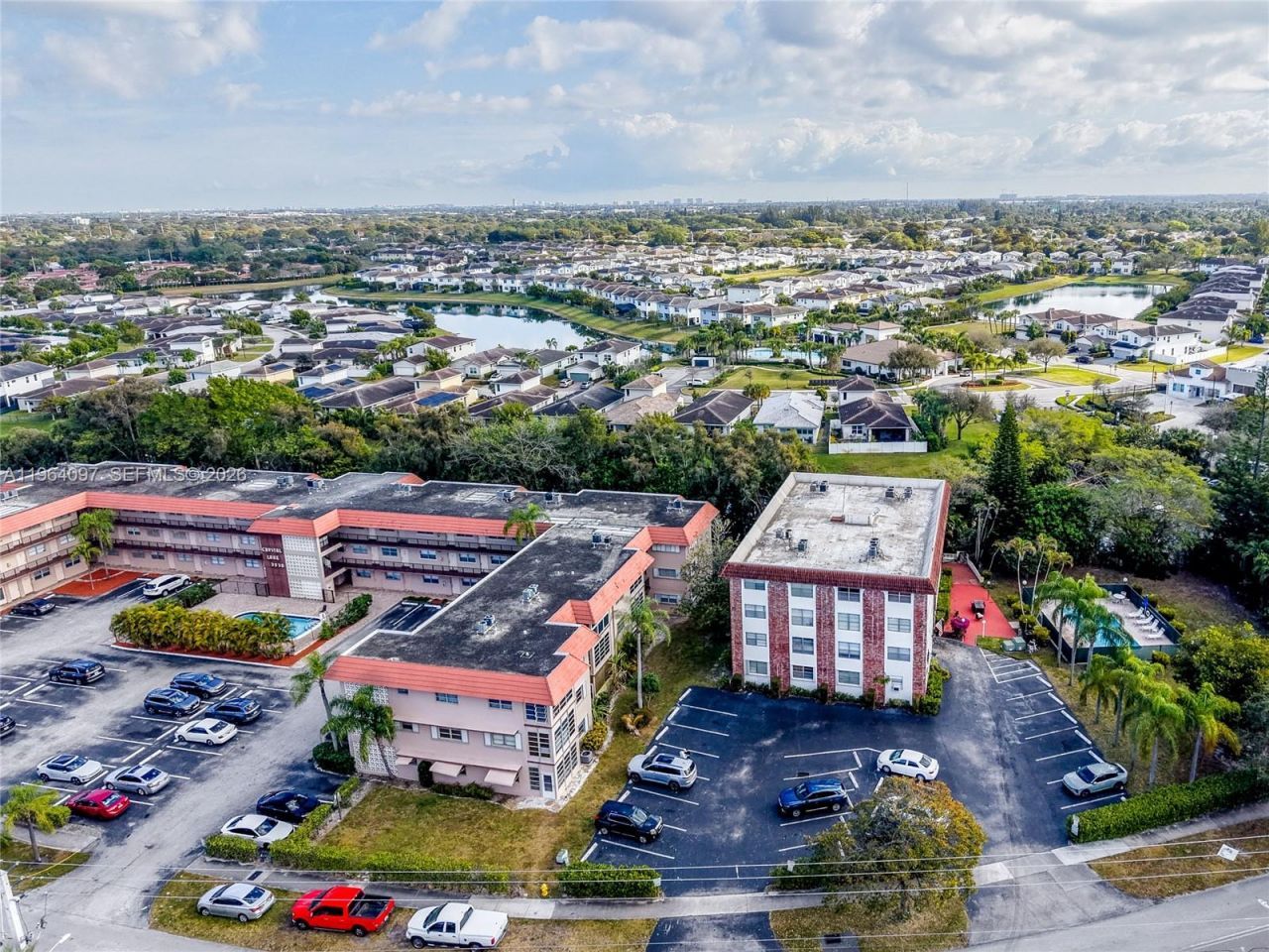 3910 Crystal Lake Dr, Unit 401, Deerfield Beach, FL 33064 Photo