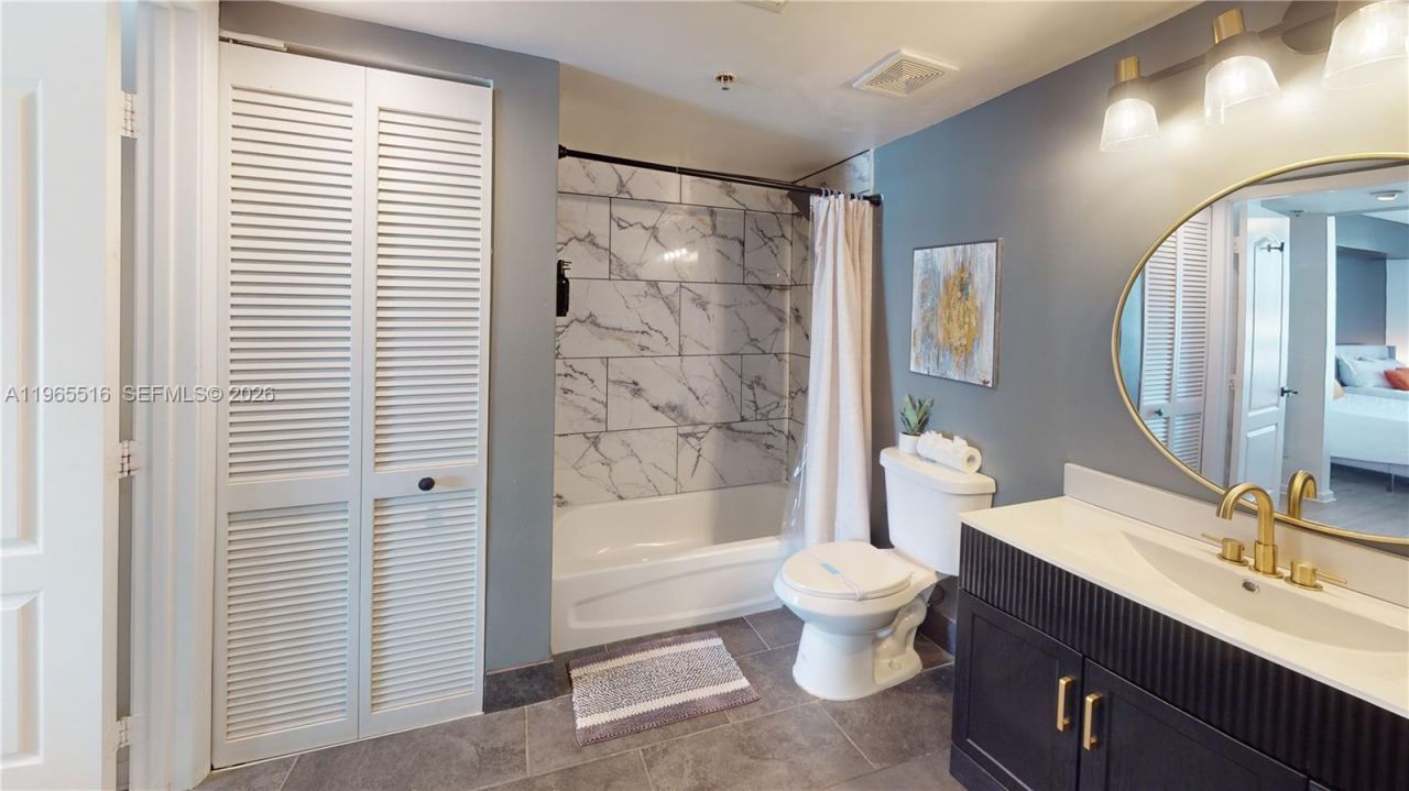 1200 N Brickell Bay Dr , Unit 2222, Miami, FL 33131 Photo