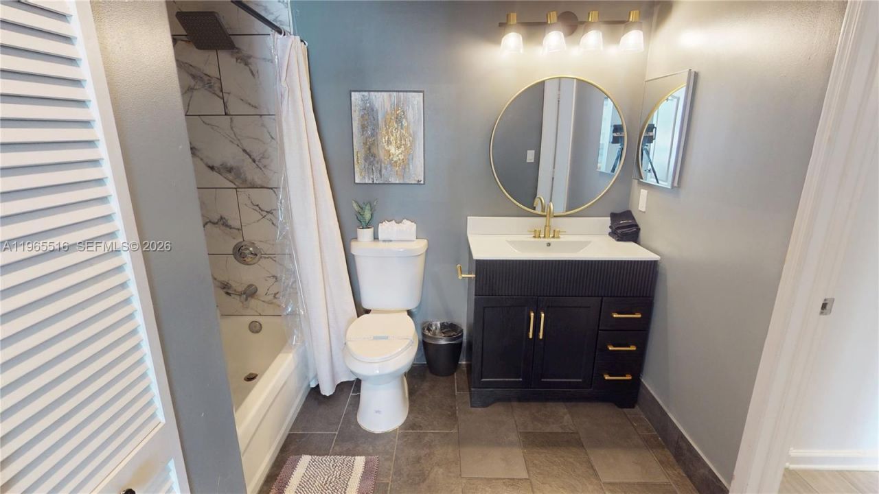 1200 N Brickell Bay Dr , Unit 2222, Miami, FL 33131 Photo