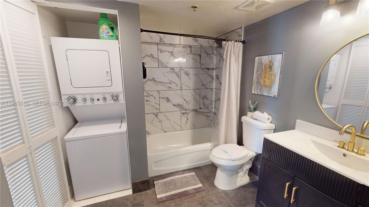 1200 N Brickell Bay Dr , Unit 2222, Miami, FL 33131 Photo