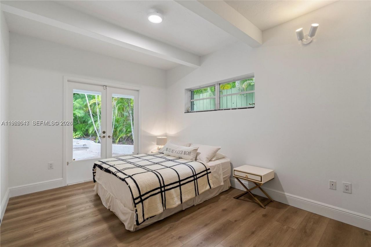 1951 Secoffee St, Miami, FL 33133 Photo