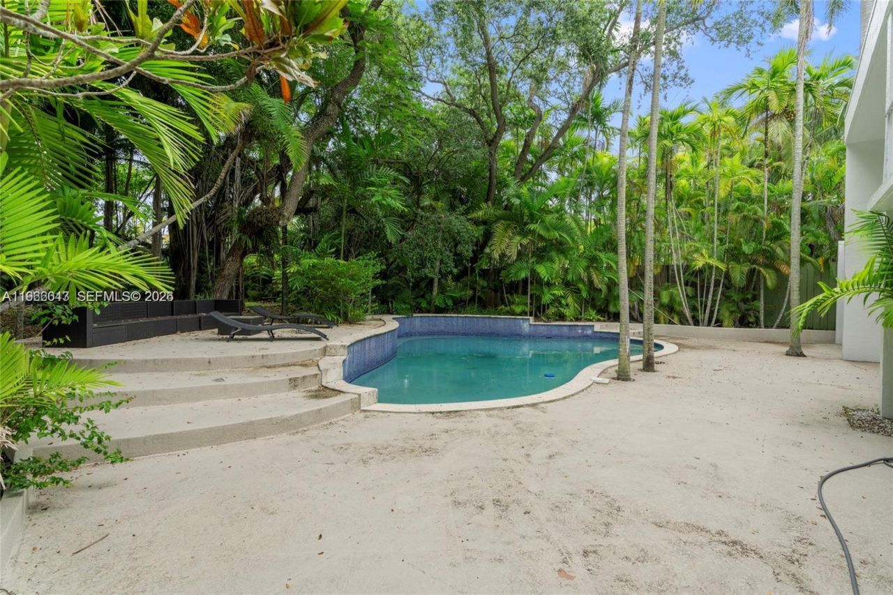 1951 Secoffee St, Miami, FL 33133 Photo