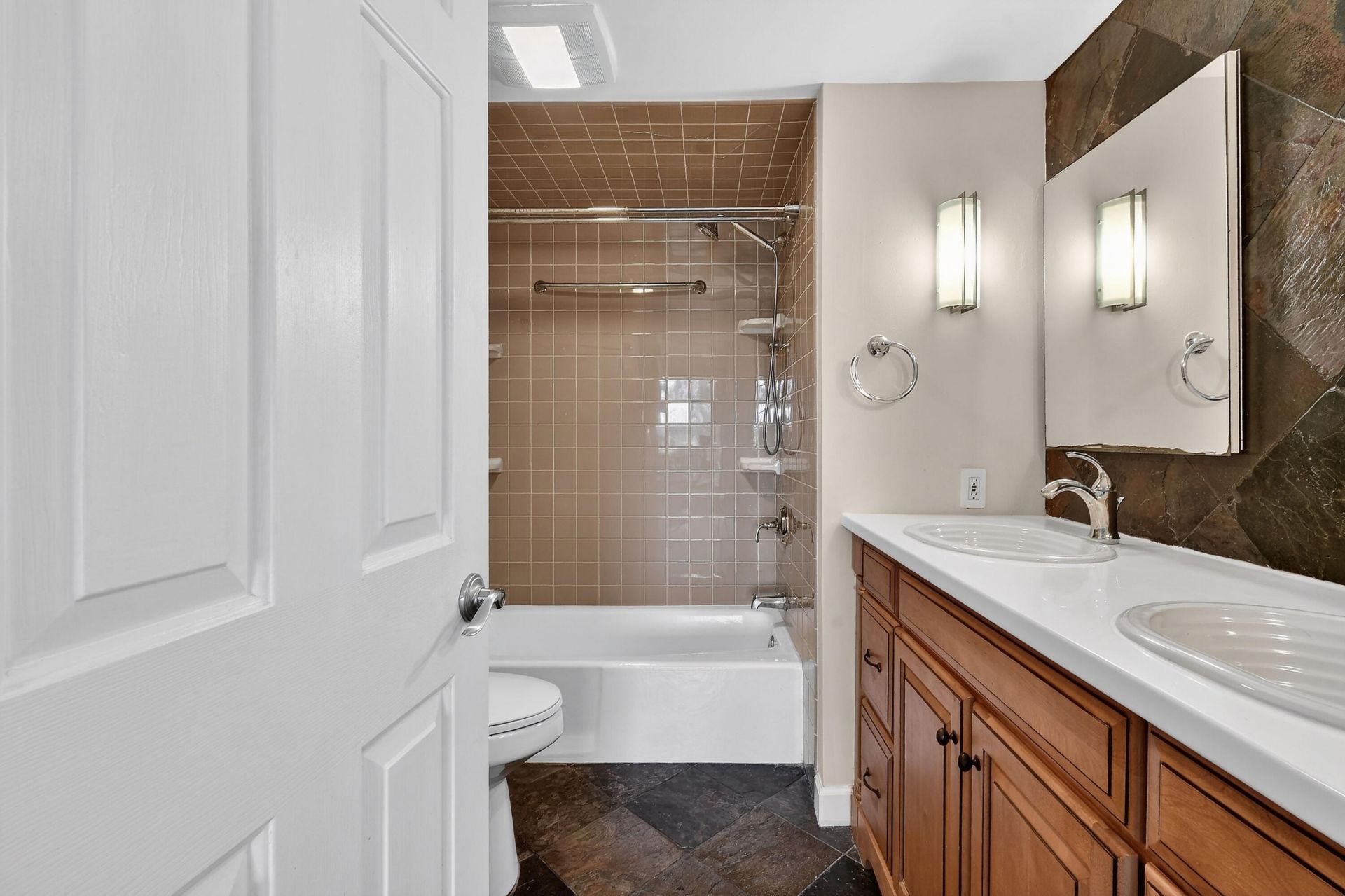 4 SE Turtle Creek Drive, Unit B, Jupiter, FL 33469 Photo