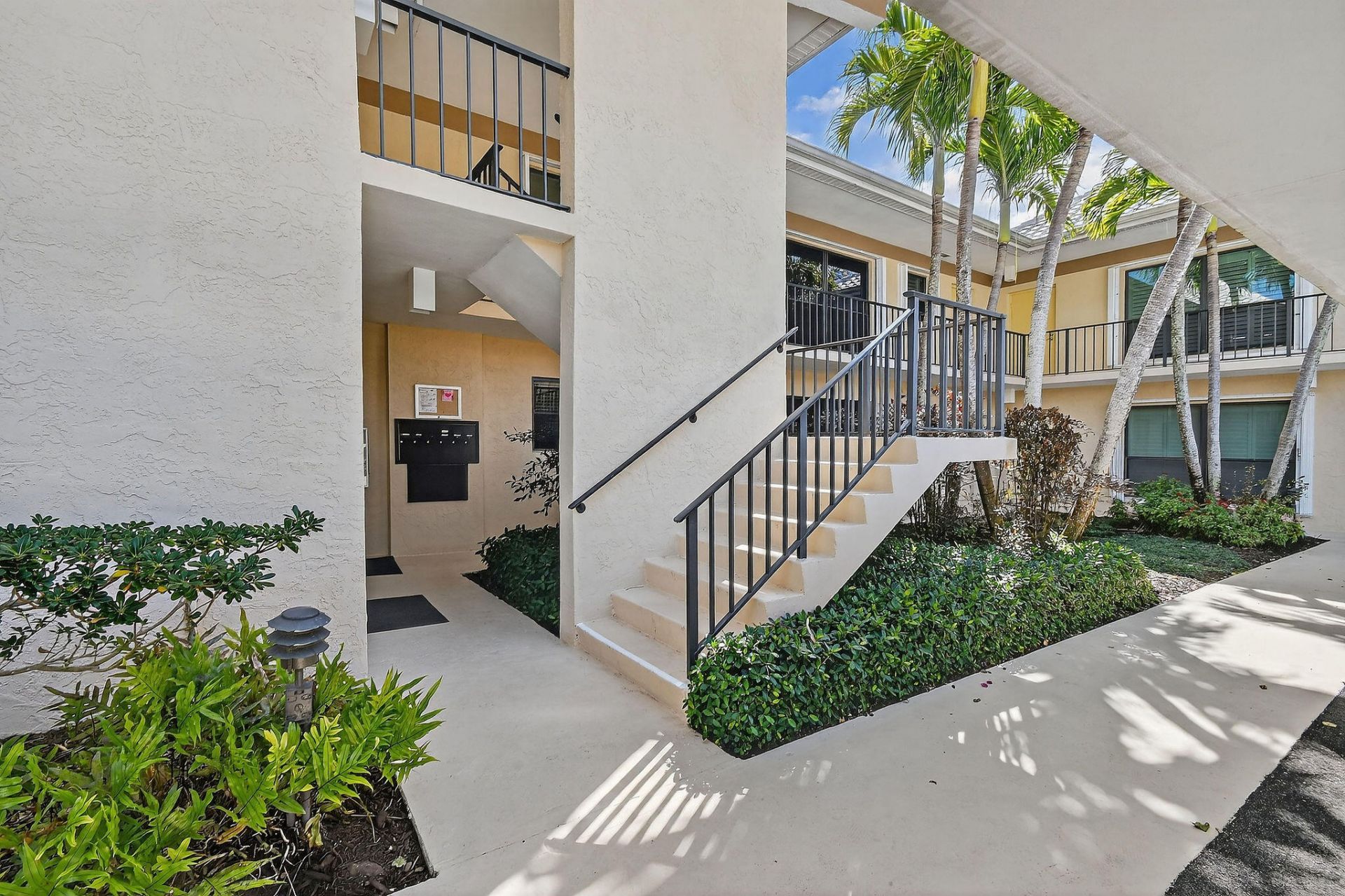 4 SE Turtle Creek Drive, Unit B, Jupiter, FL 33469 Photo