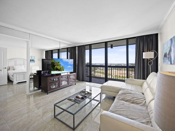 2425 Presidential Way, Unit Ph2, West Palm Beach, FL 33401