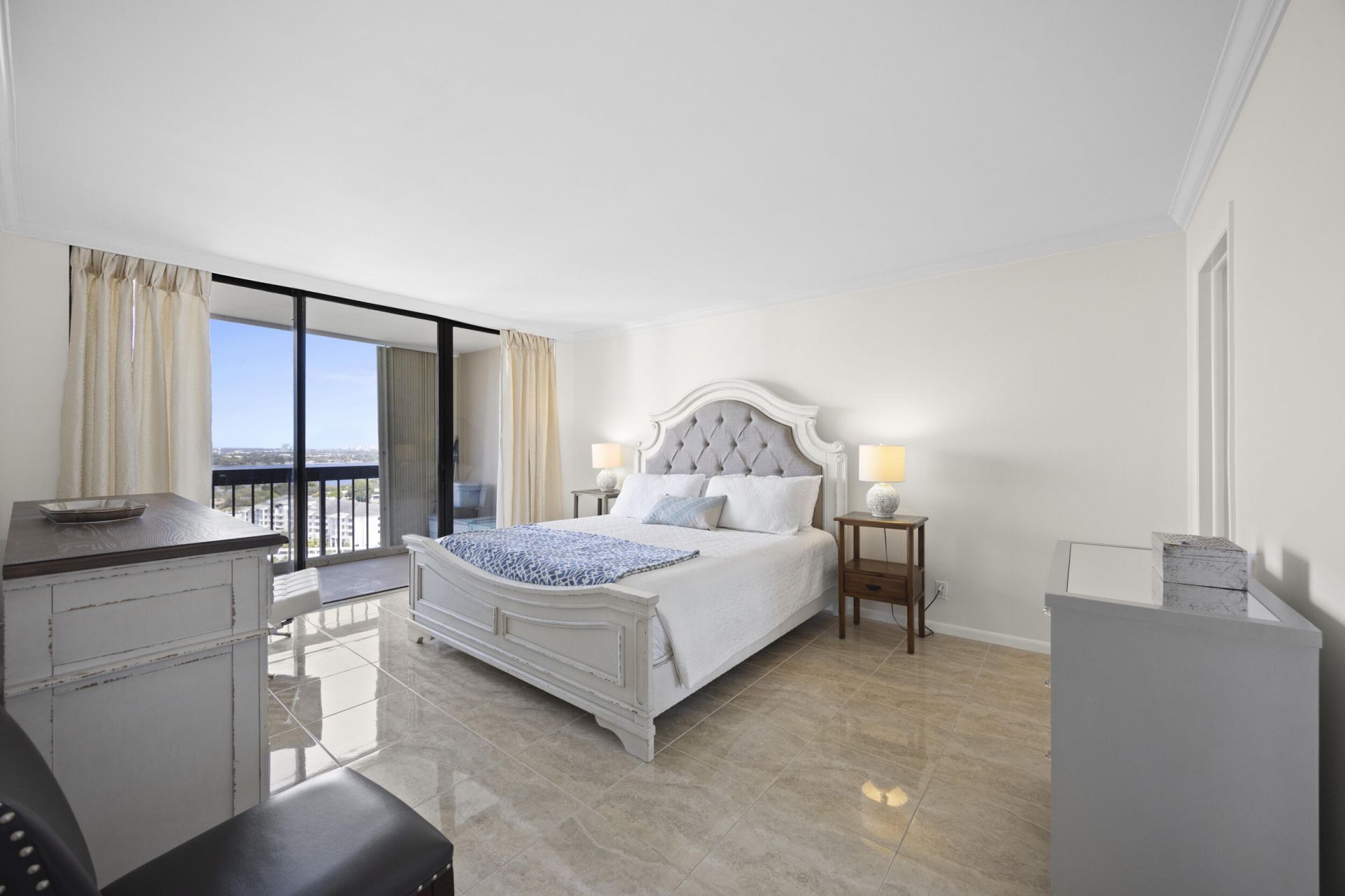 2425 Presidential Way, Unit Ph2, West Palm Beach, FL 33401 Photo