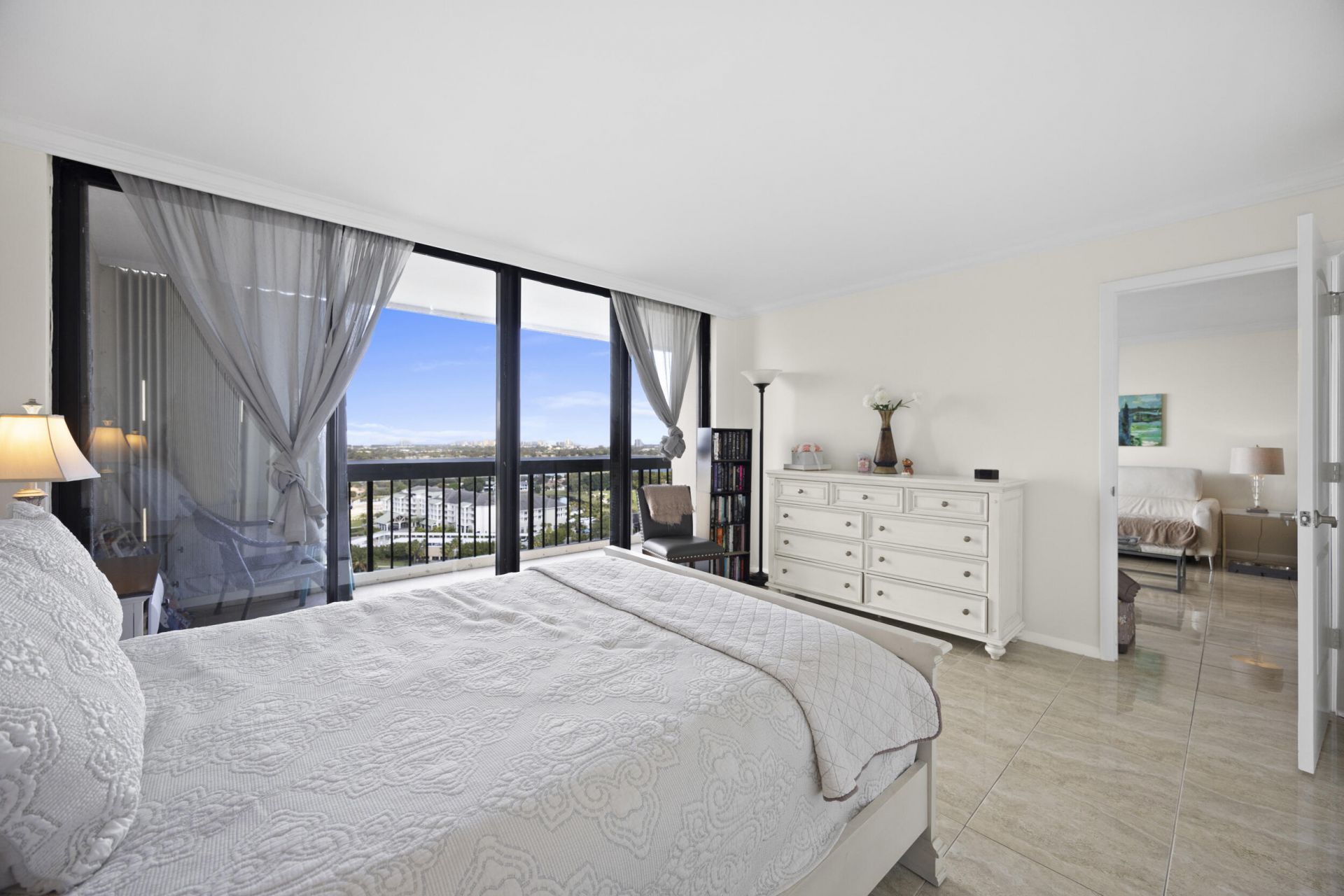 2425 Presidential Way, Unit Ph2, West Palm Beach, FL 33401 Photo