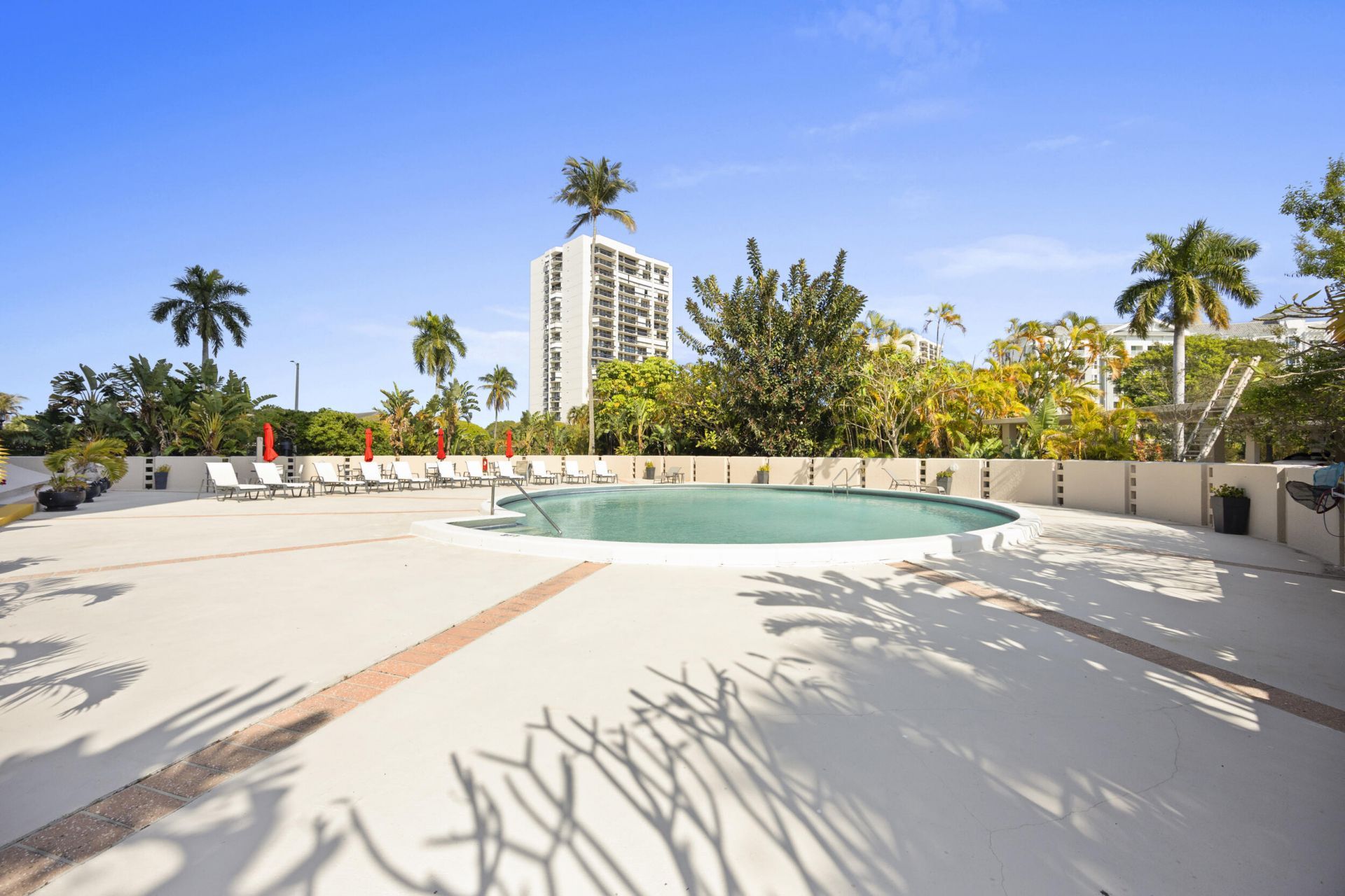 2425 Presidential Way, Unit Ph2, West Palm Beach, FL 33401 Photo