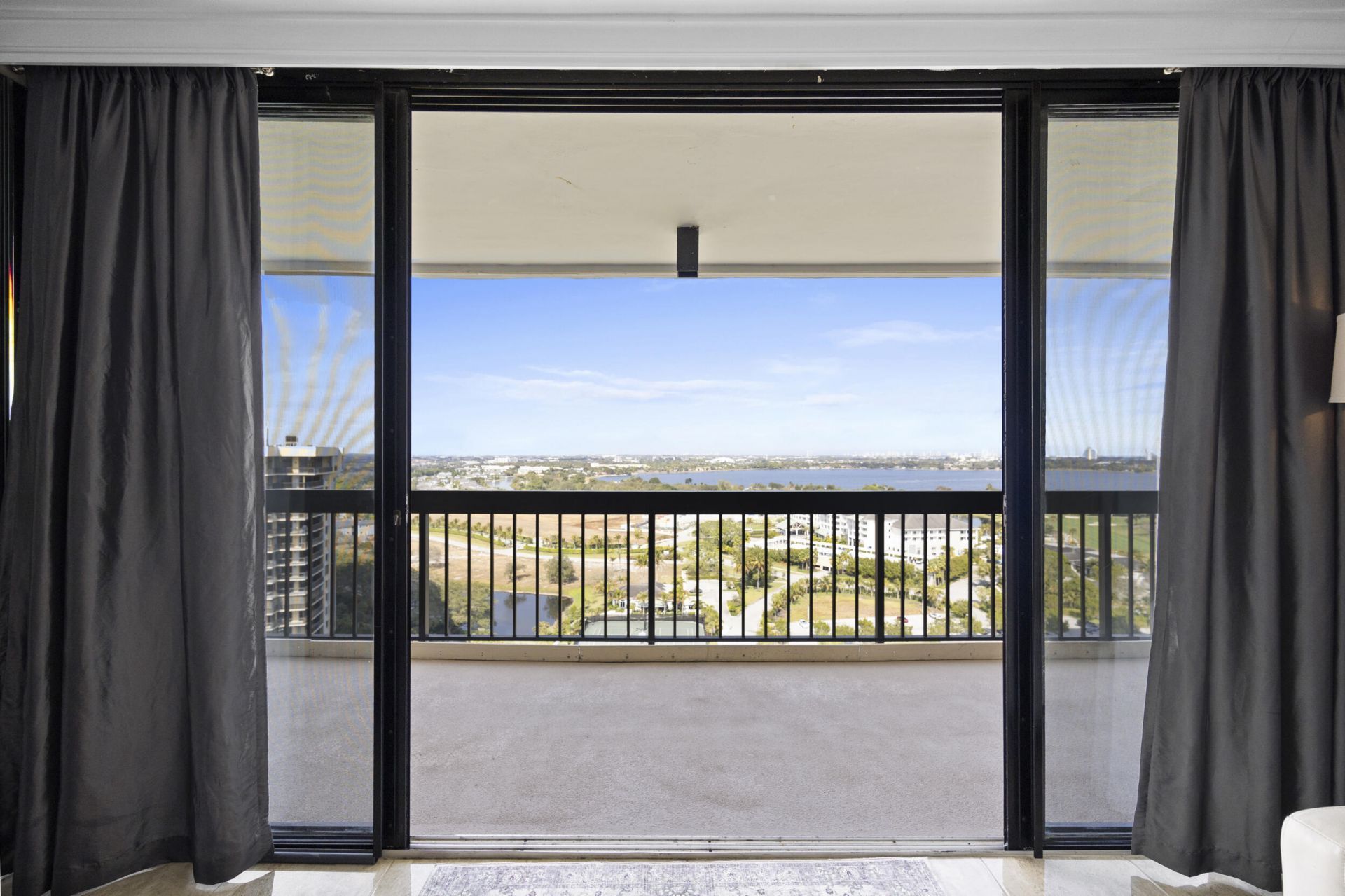 2425 Presidential Way, Unit Ph2, West Palm Beach, FL 33401 Photo