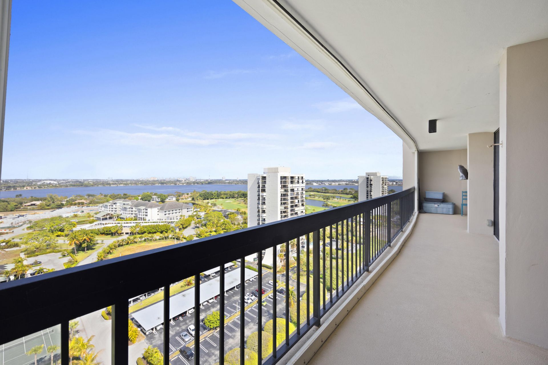 2425 Presidential Way, Unit Ph2, West Palm Beach, FL 33401 Photo