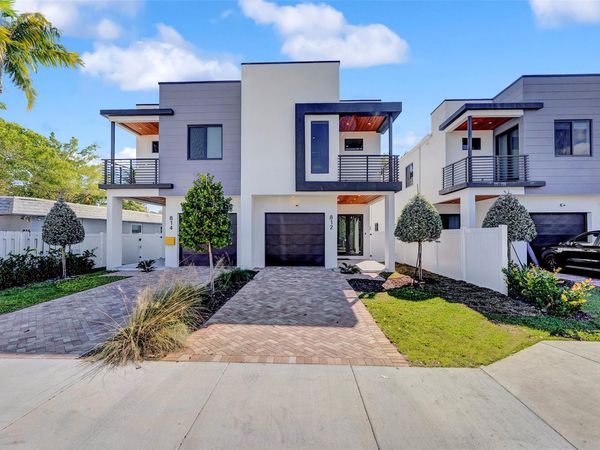 812 SE 12th Street, Unit 812, Fort Lauderdale, FL 33316