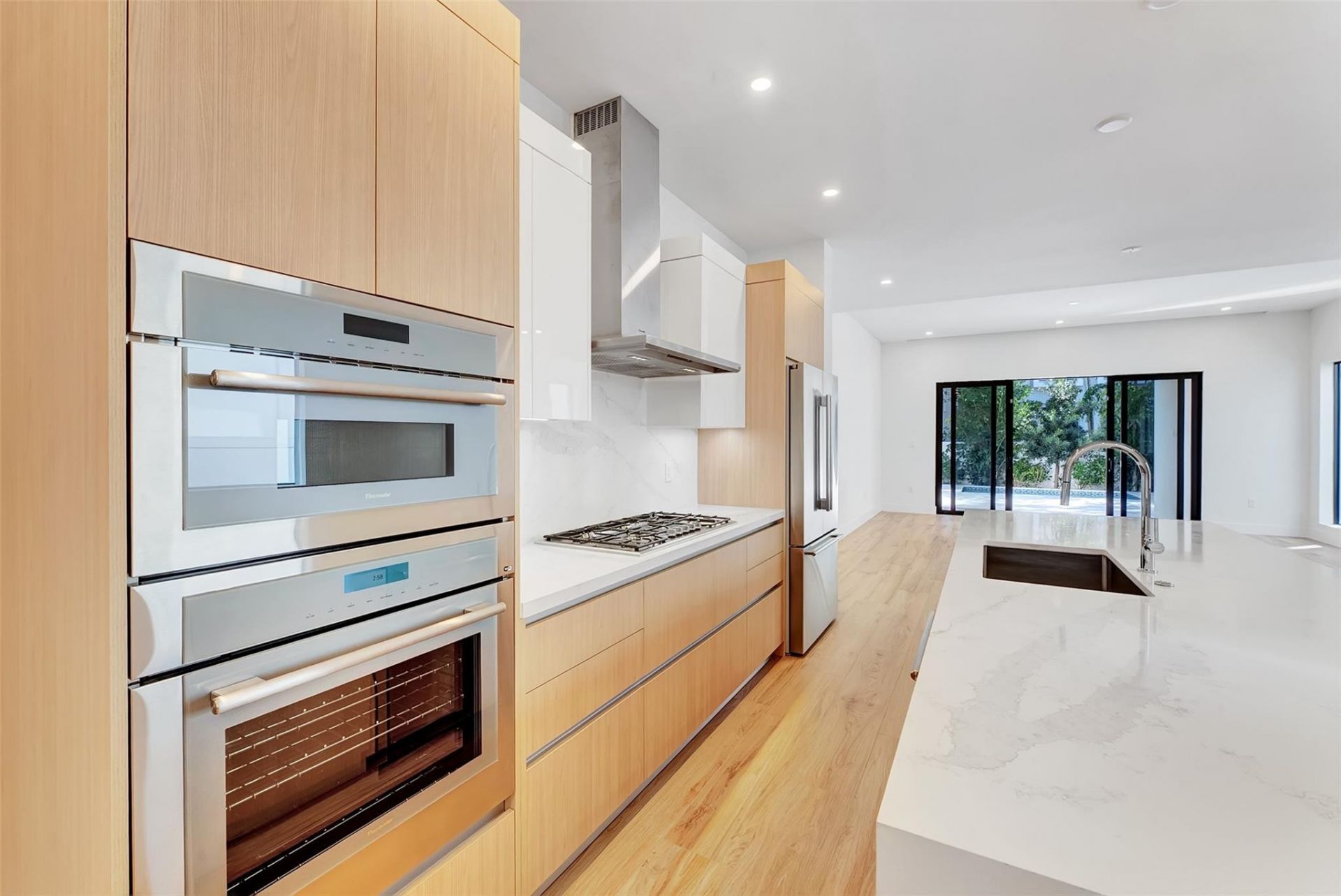 812 SE 12th Street, Unit 812, Fort Lauderdale, FL 33316 Photo