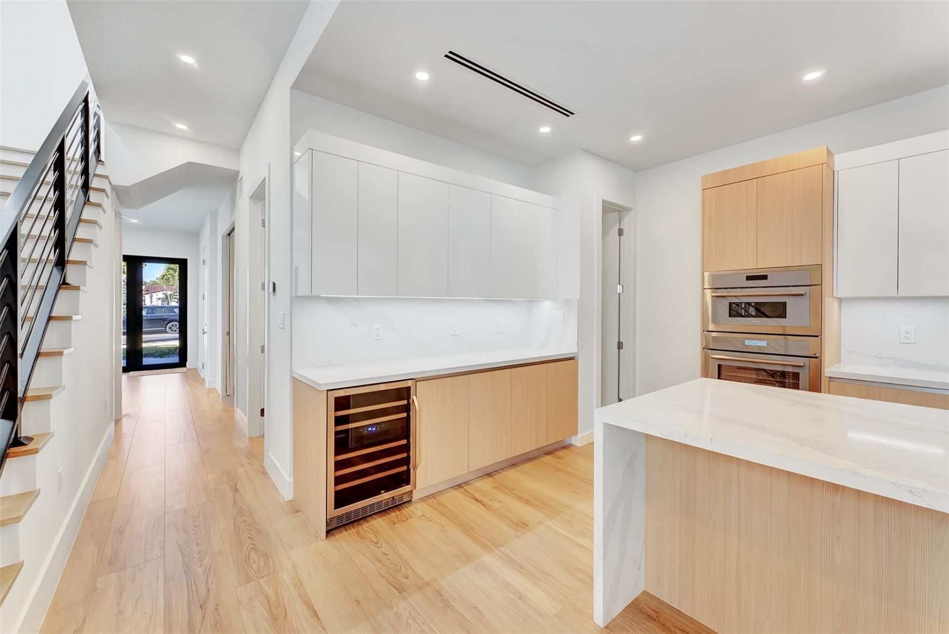 812 SE 12th Street, Unit 812, Fort Lauderdale, FL 33316 Photo