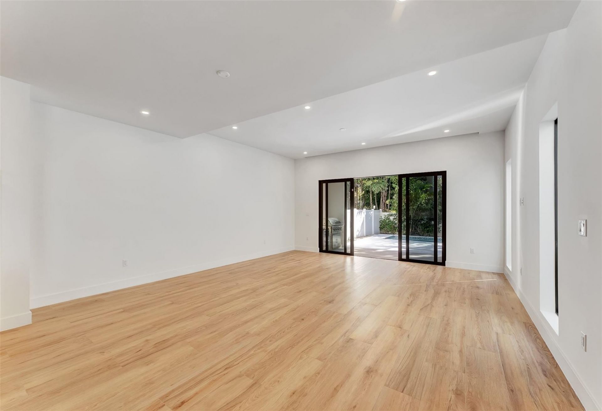 812 SE 12th Street, Unit 812, Fort Lauderdale, FL 33316 Photo