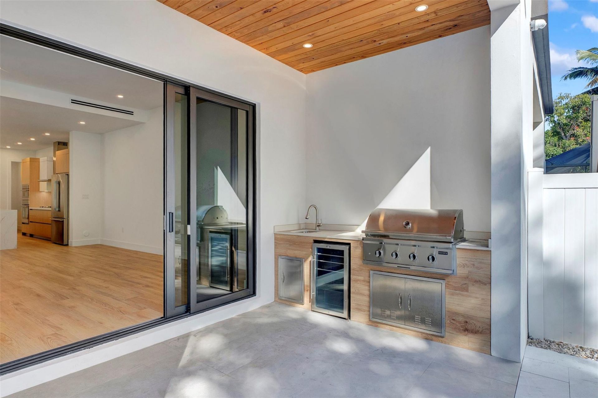 812 SE 12th Street, Unit 812, Fort Lauderdale, FL 33316 Photo