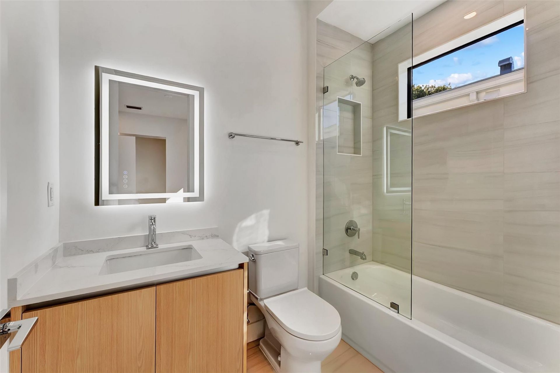 812 SE 12th Street, Unit 812, Fort Lauderdale, FL 33316 Photo