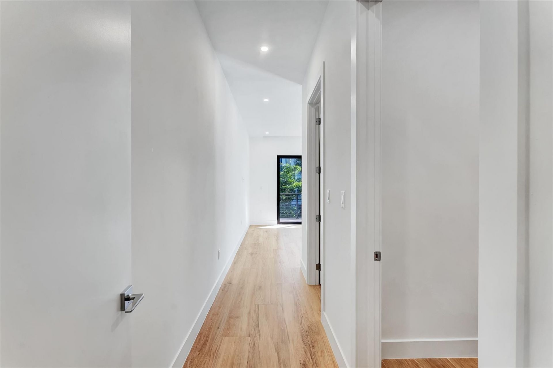 812 SE 12th Street, Unit 812, Fort Lauderdale, FL 33316 Photo