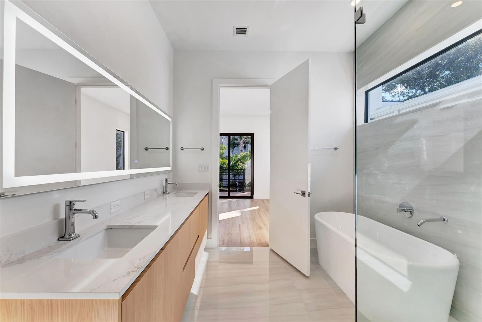 812 SE 12th Street, Unit 812, Fort Lauderdale, FL 33316 Photo