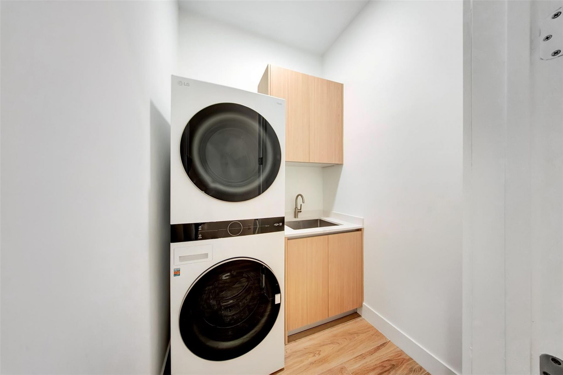 812 SE 12th Street, Unit 812, Fort Lauderdale, FL 33316 Photo