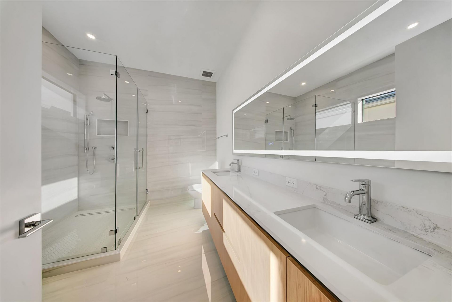 812 SE 12th Street, Unit 812, Fort Lauderdale, FL 33316 Photo