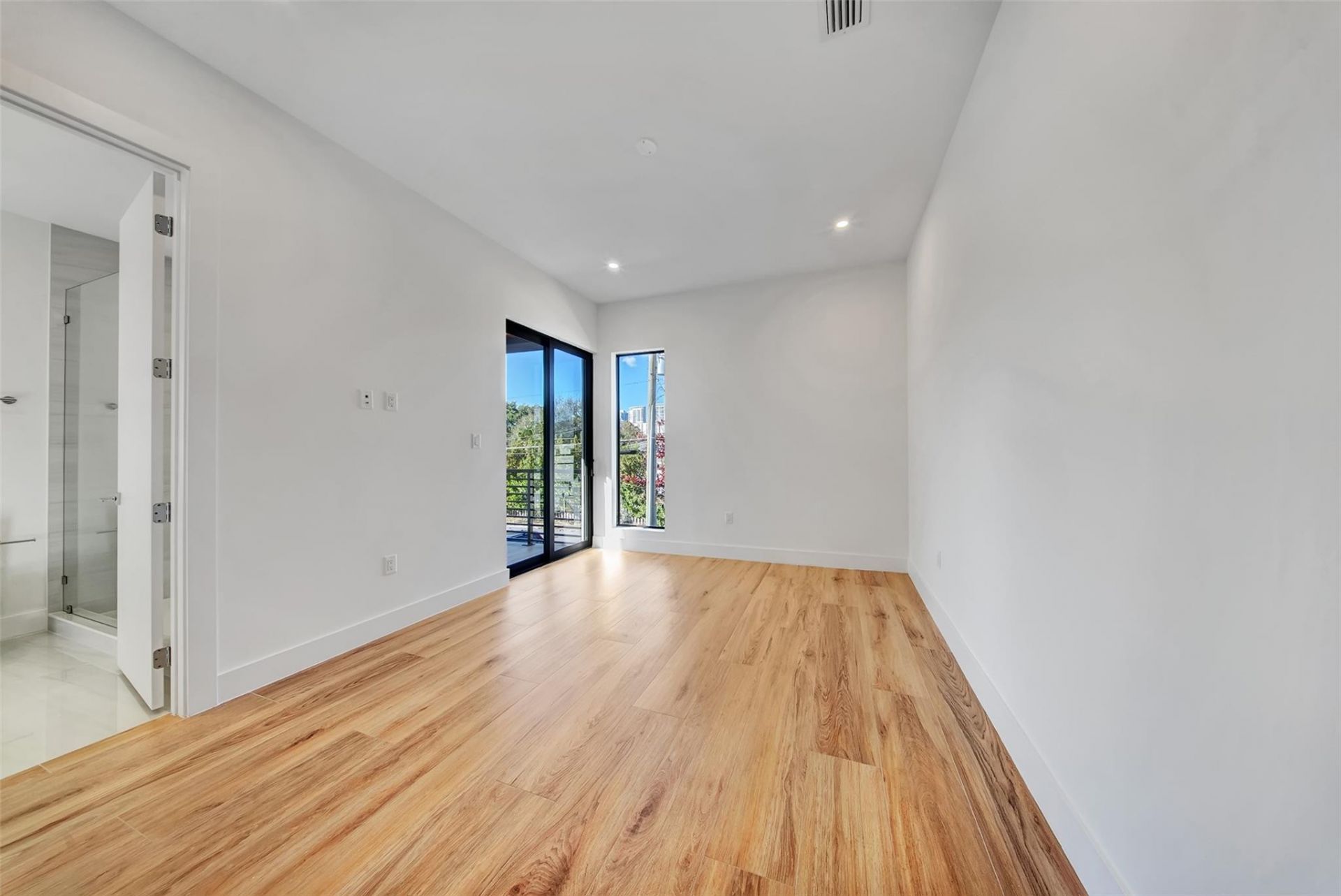 812 SE 12th Street, Unit 812, Fort Lauderdale, FL 33316 Photo