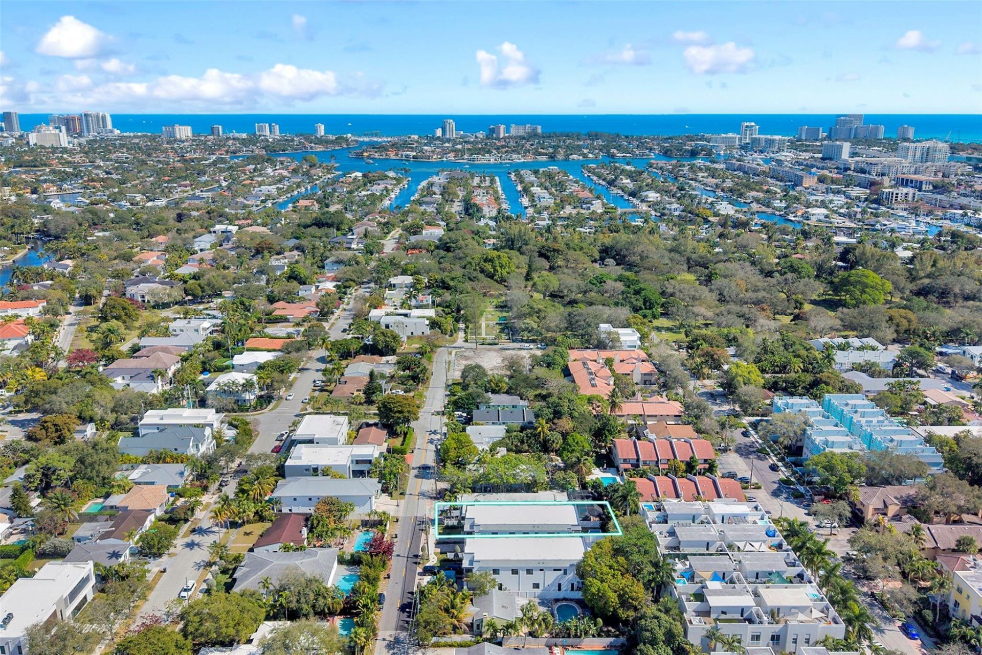 812 SE 12th Street, Unit 812, Fort Lauderdale, FL 33316 Photo