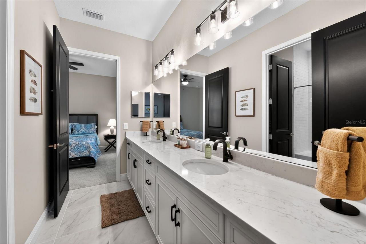 10253 Canaveral Circle, Sarasota, FL 34241 Photo