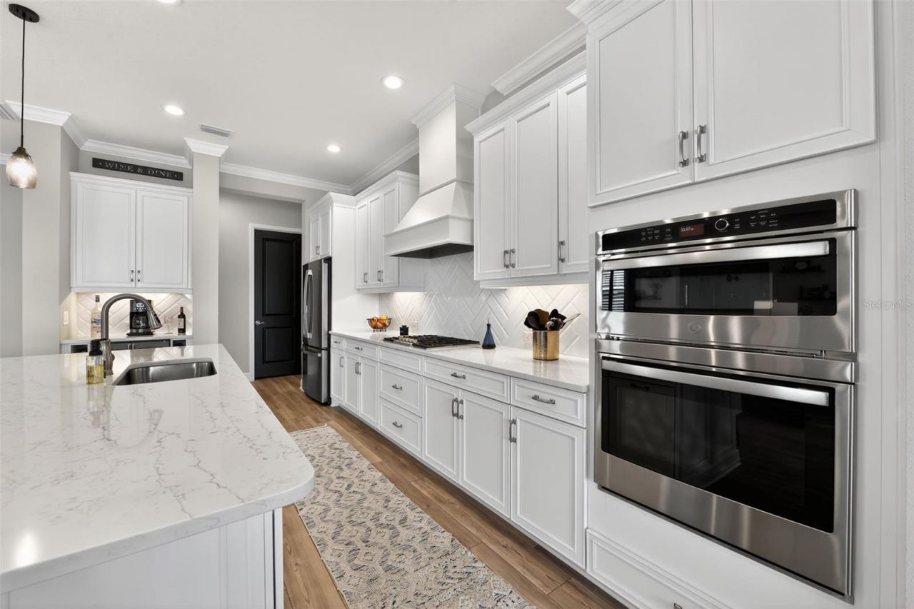 10253 Canaveral Circle, Sarasota, FL 34241 Photo
