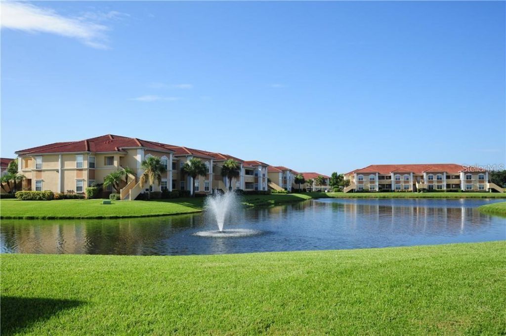 1040 Villagio Circle, Unit 201, Sarasota, FL 34237 Photo