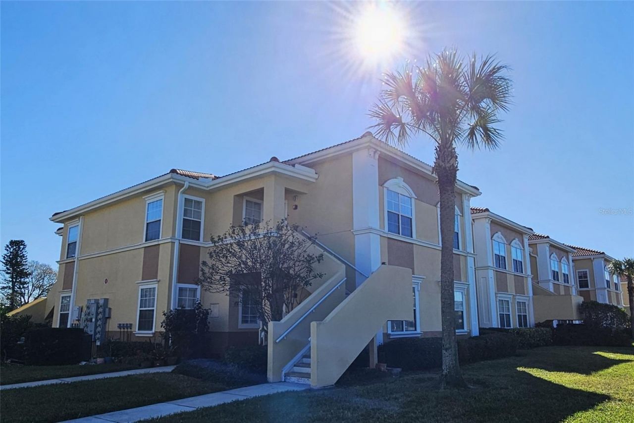 1040 Villagio Circle, Unit 201, Sarasota, FL 34237 Photo
