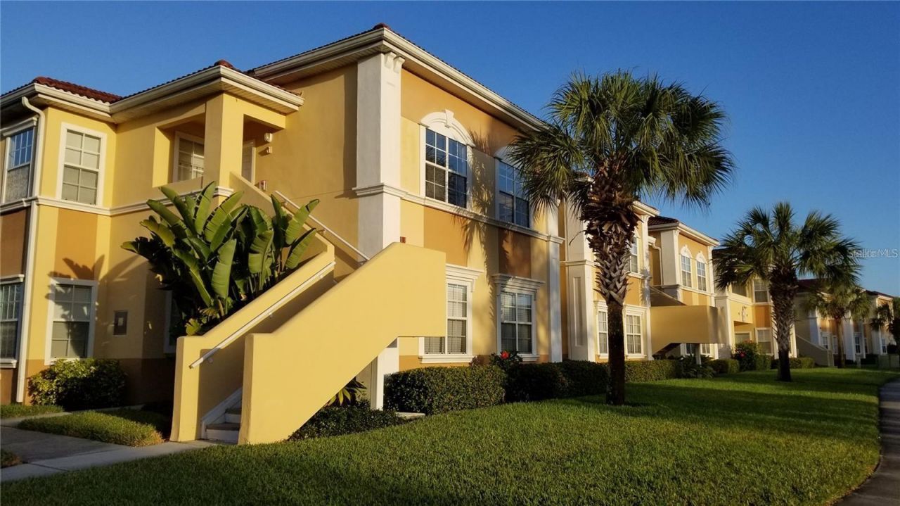 1040 Villagio Circle, Unit 201, Sarasota, FL 34237 Photo