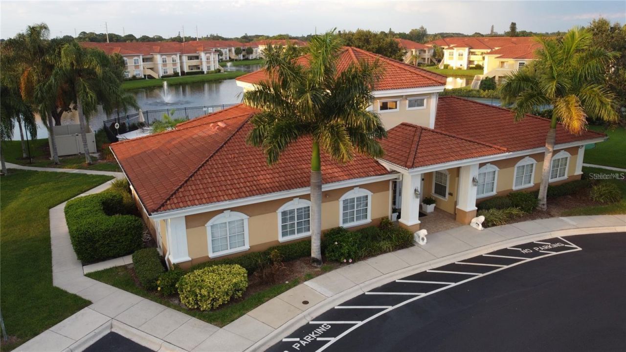 1040 Villagio Circle, Unit 201, Sarasota, FL 34237 Photo