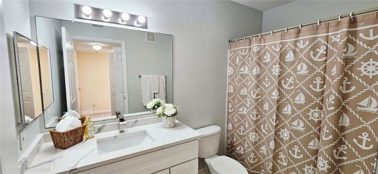 1040 Villagio Circle, Unit 201, Sarasota, FL 34237 Photo