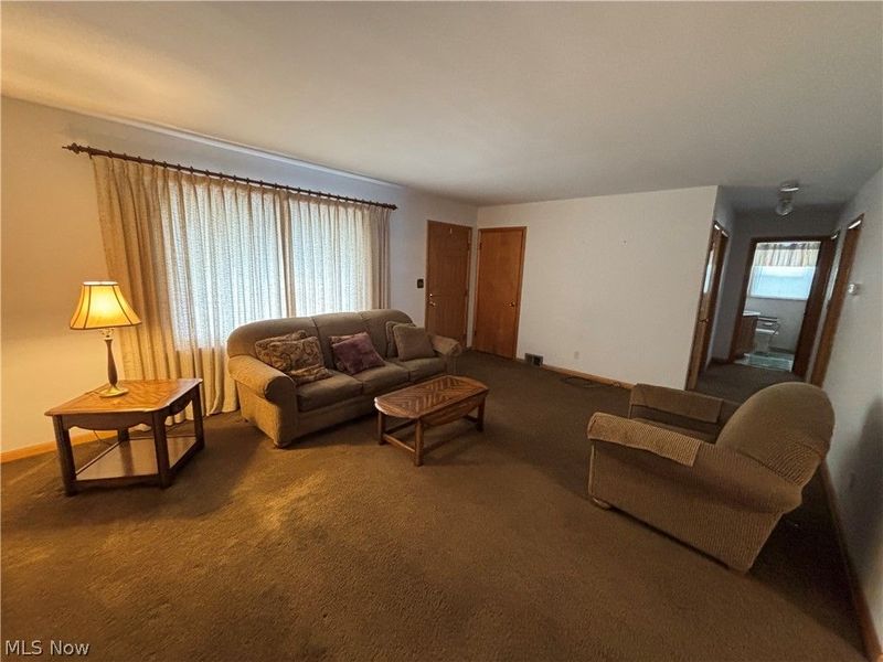 1924 Westwood Drive NW, Warren, OH 44485 Photo 5