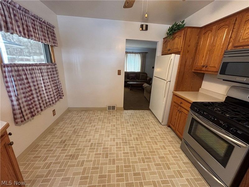 1924 Westwood Drive NW, Warren, OH 44485 Photo 7