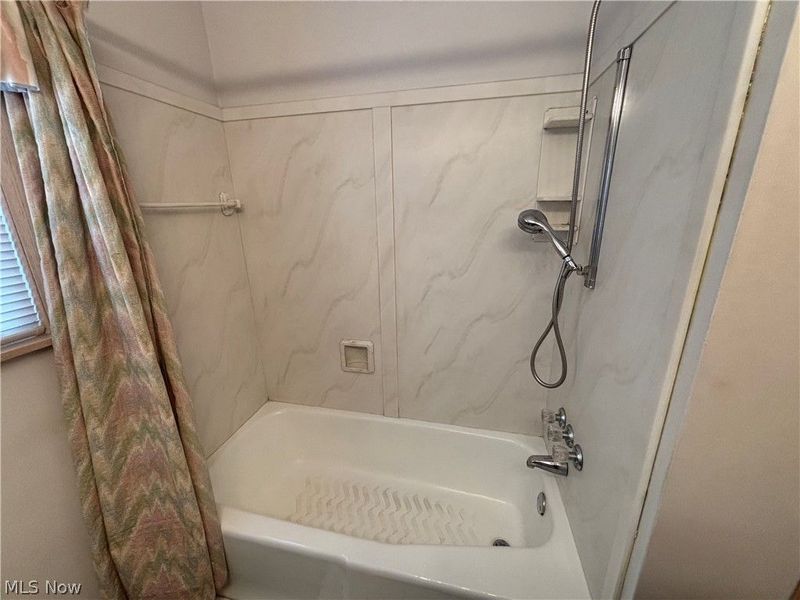 1924 Westwood Drive NW, Warren, OH 44485 Photo 9