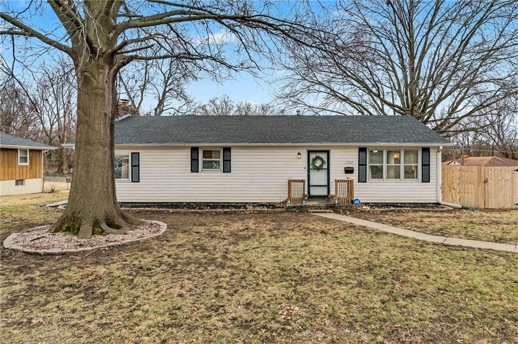 1002 Garden Street, Saint Joseph, MO 64504 Main Photo